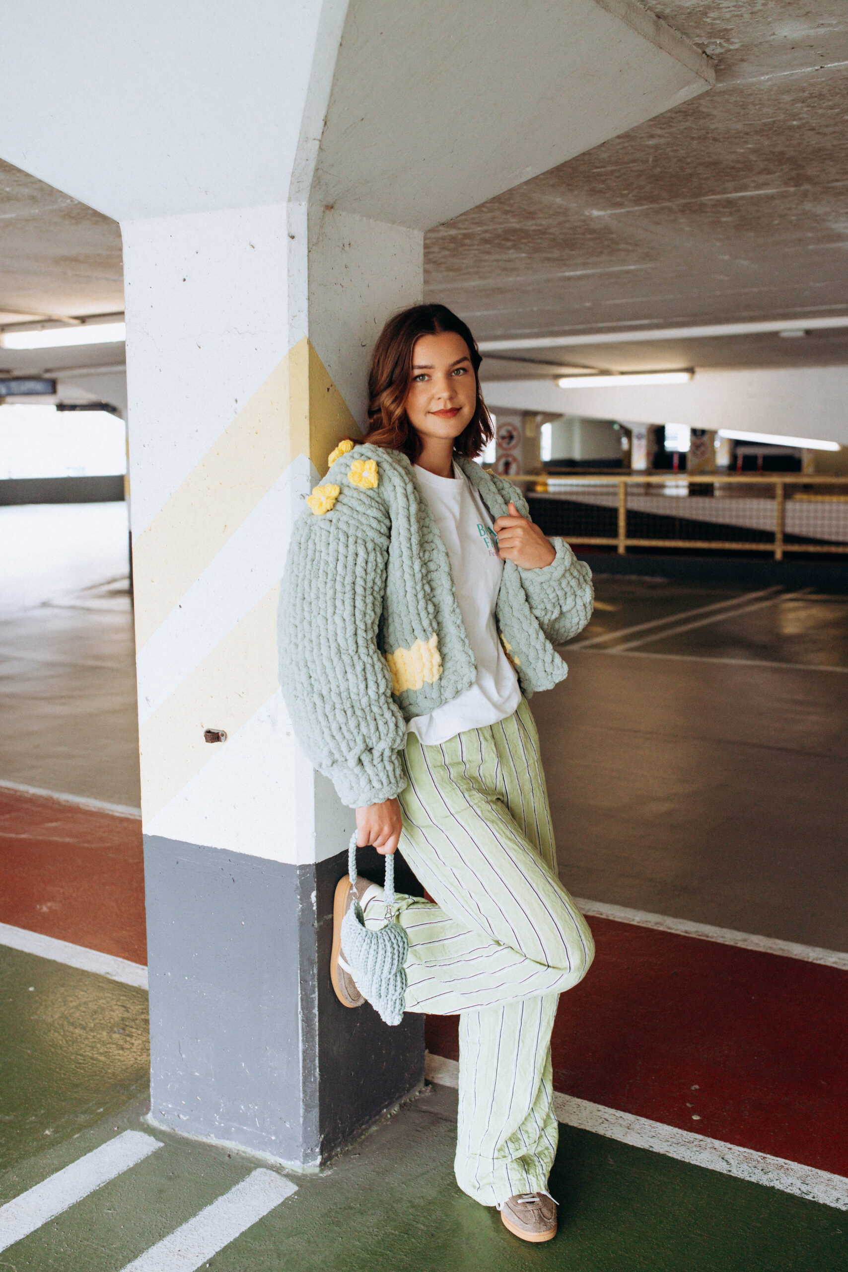 Olive Cardigan with yellow flowers - Image 3